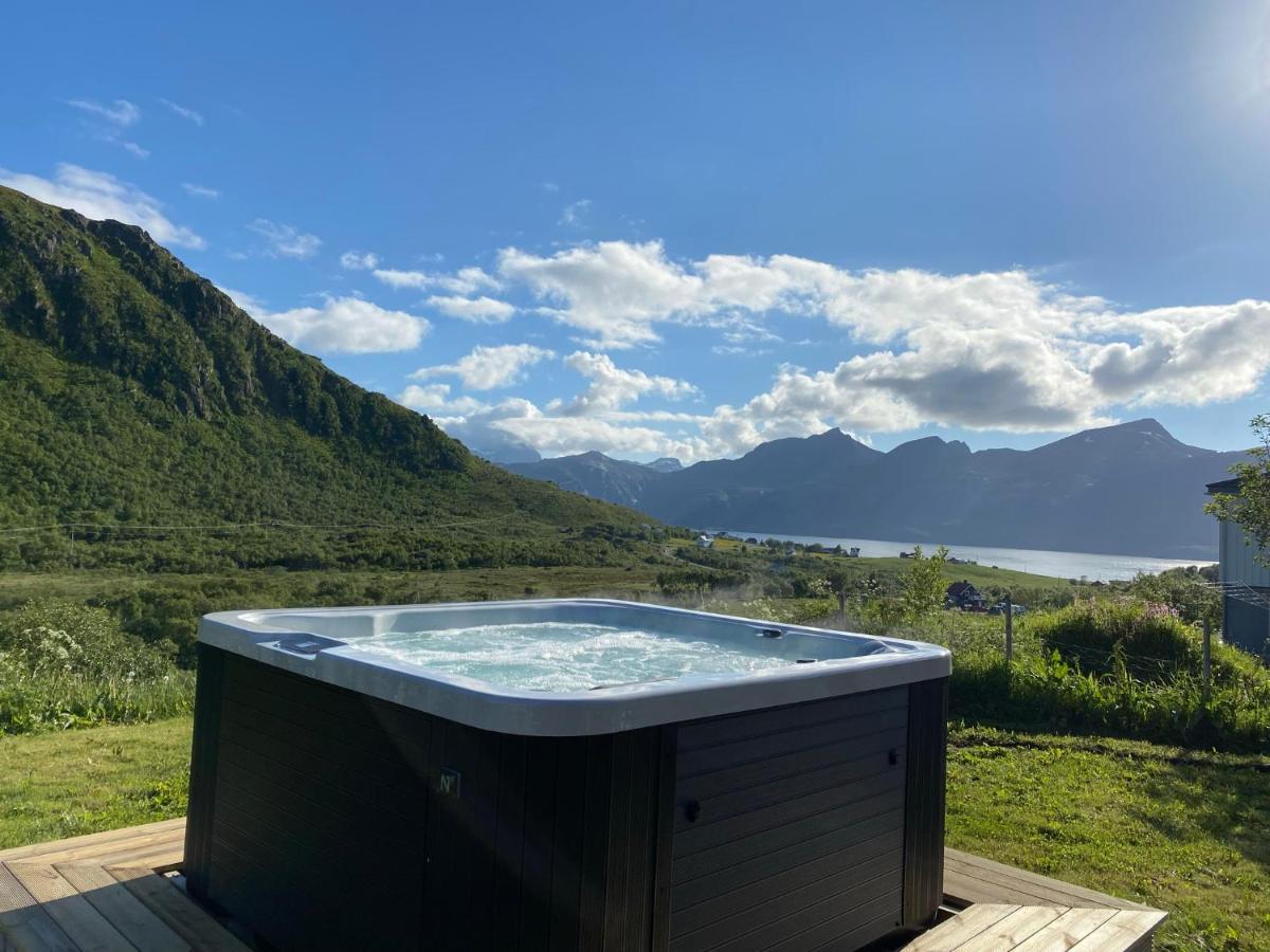 Villa Med Jacuzzi Og Nydelig Utsikt Gravdal  Bagian luar foto