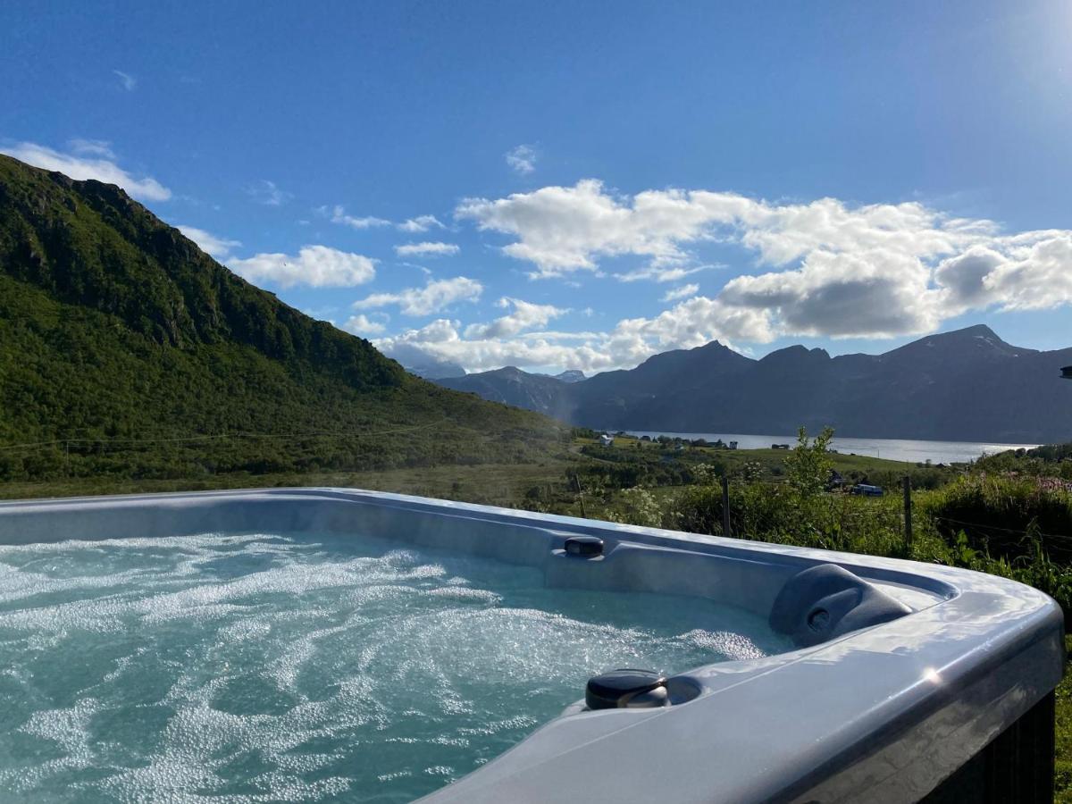 Villa Med Jacuzzi Og Nydelig Utsikt Gravdal  Bagian luar foto