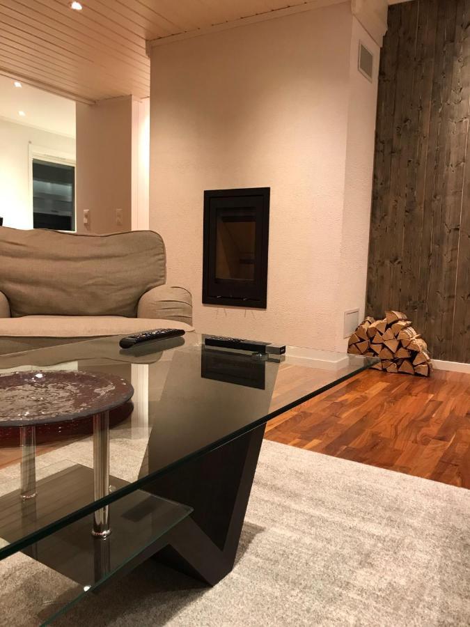 Villa Med Jacuzzi Og Nydelig Utsikt Gravdal  Bagian luar foto