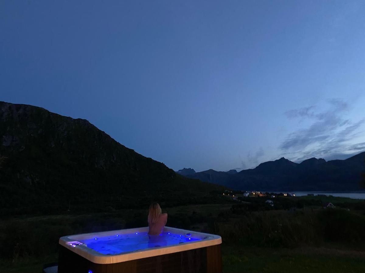 Villa Med Jacuzzi Og Nydelig Utsikt Gravdal  Bagian luar foto