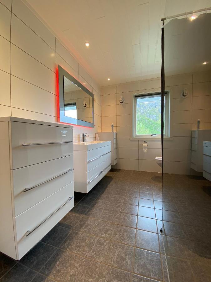 Villa Med Jacuzzi Og Nydelig Utsikt Gravdal  Bagian luar foto